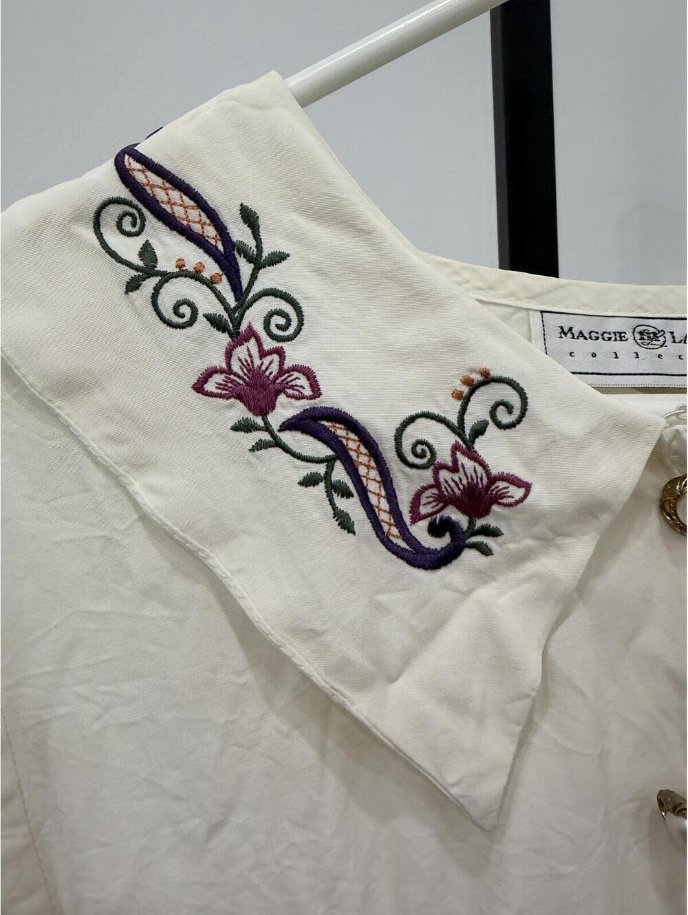 Embroidered Peter Pan Collar Blouse - Cream - Picture 4 of 8